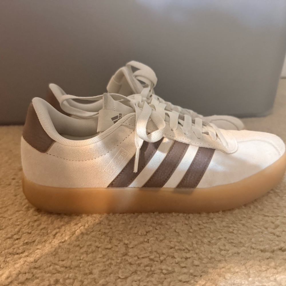 Adidas VL Court Sneakers